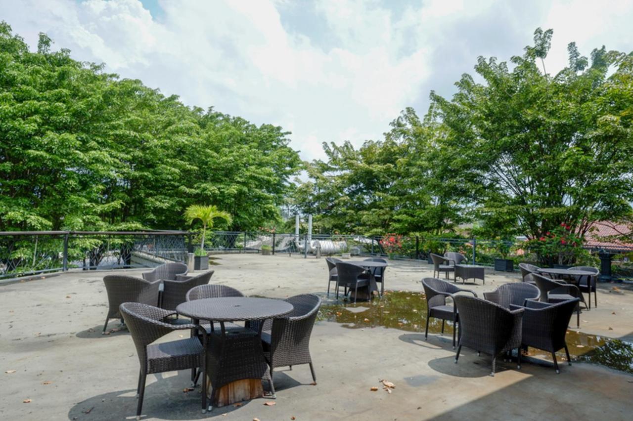 Hotel New Puri Garden Bandara Semarang Exterior photo
