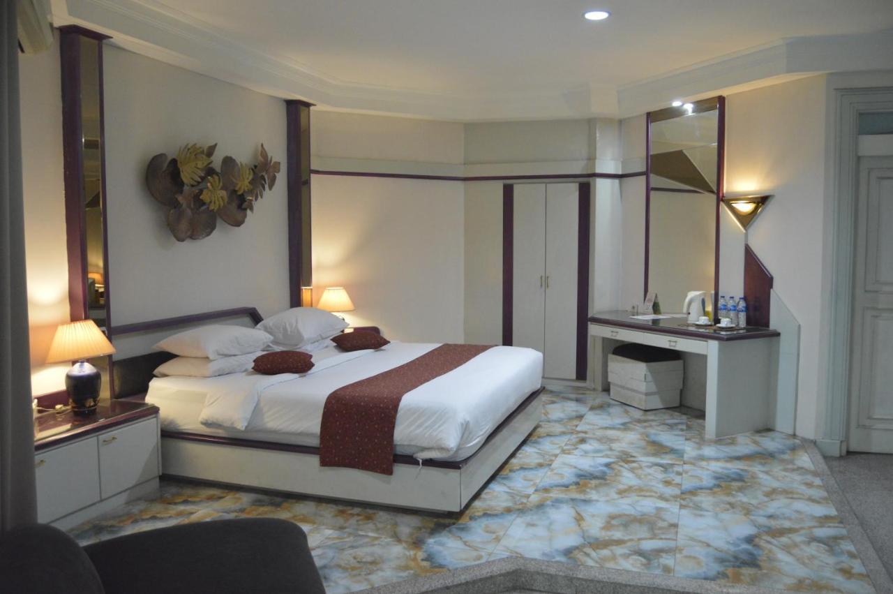 Hotel New Puri Garden Bandara Semarang Exterior photo