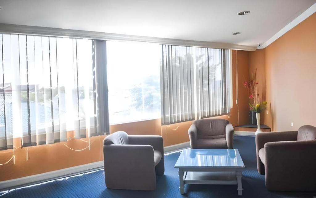 Hotel New Puri Garden Bandara Semarang Exterior photo