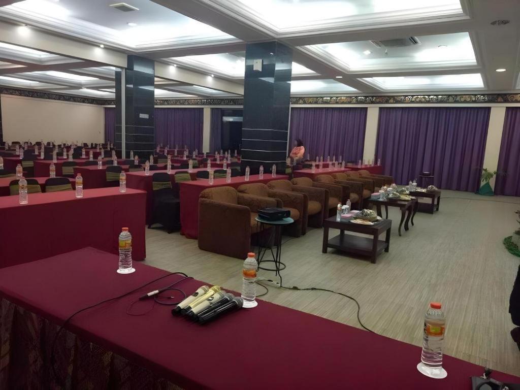Hotel New Puri Garden Bandara Semarang Exterior photo