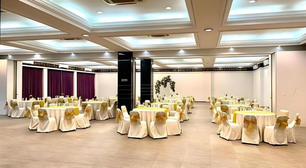 Hotel New Puri Garden Bandara Semarang Exterior photo
