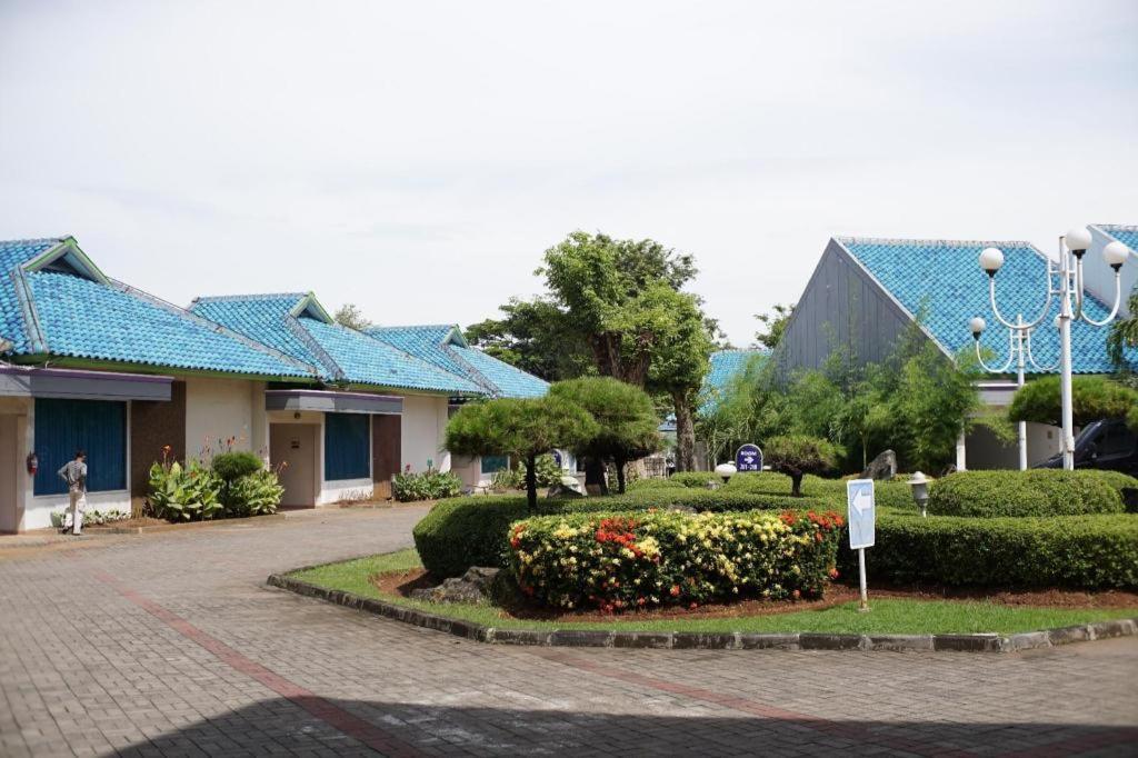 Hotel New Puri Garden Bandara Semarang Exterior photo